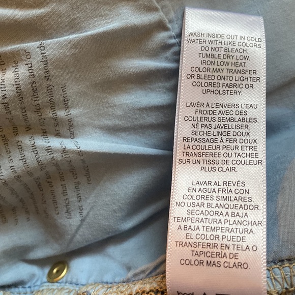 Frame Le High Rise Flare Jeans - Picture 5 of 5